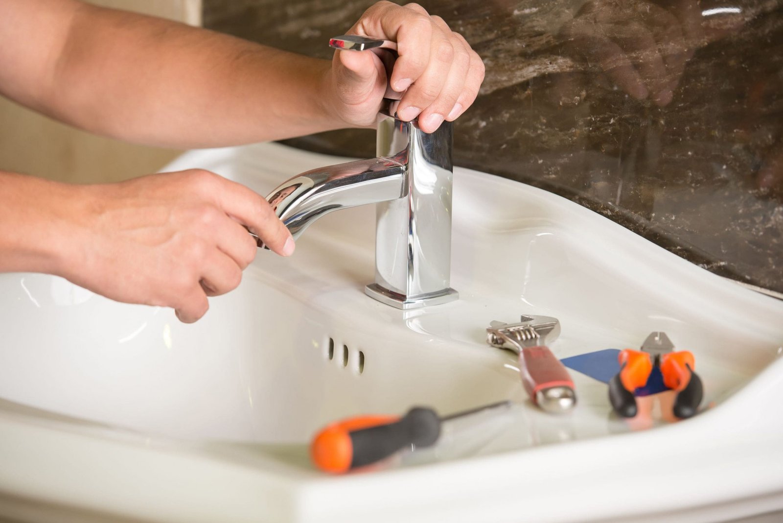 Warning signs faucet needs repair El Paso TX
