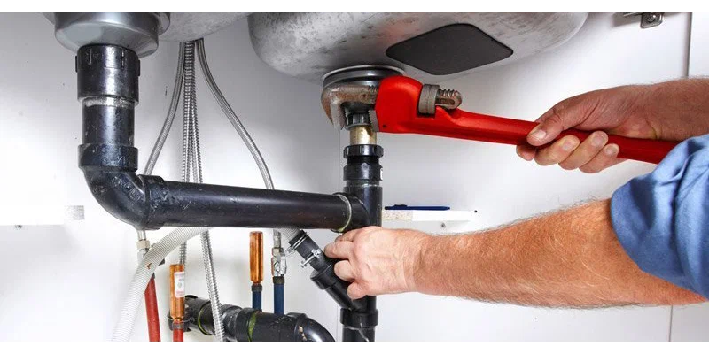 Plumbing service in West El Paso TX neighborhood