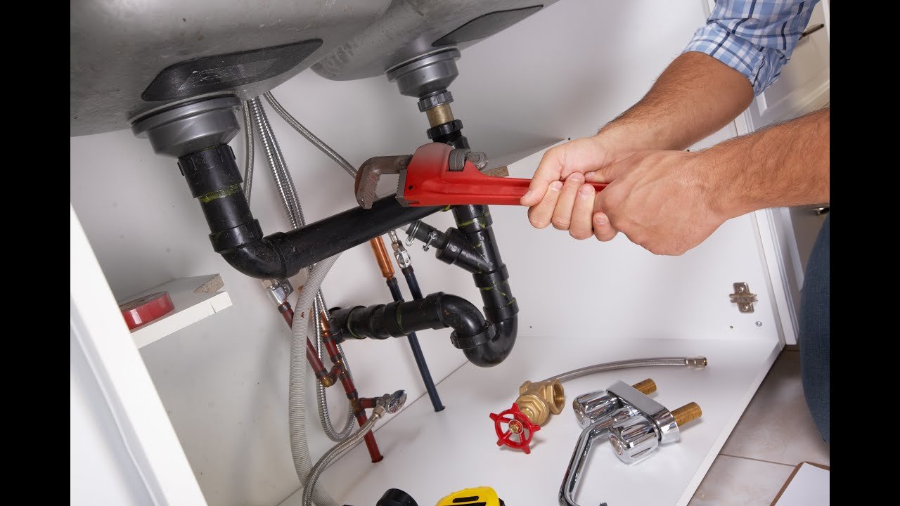 Warning signs of residential plumbing failure in El Paso home