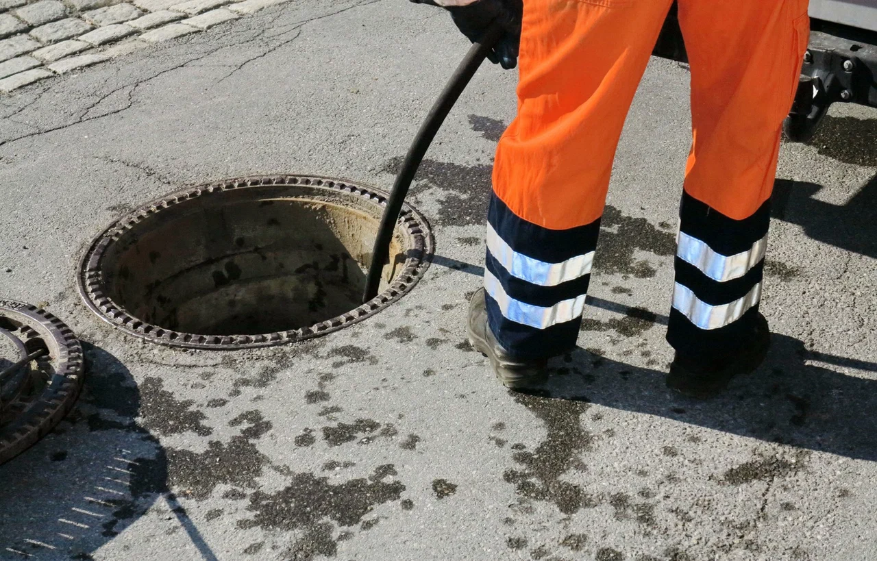 Sewer backup in El Paso TX — warning signs you need immediate sewer repair